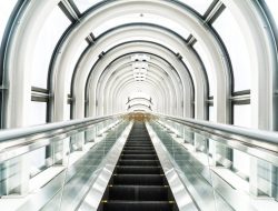 Lebih dari 900 Meter, Eskalator Raksasa di China Cetak Sejarah