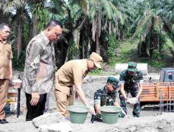 Wabup Sergai, Dandim dan Ketua DPRD Letakkan Batu Pertama Pembangunan Jembatan di Korajim