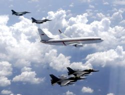 Langit Dijaga! Penerbangan Presiden Prabowo Menuju Adisutjipto Sleman, Dikawal Jet Tempur TNI AU