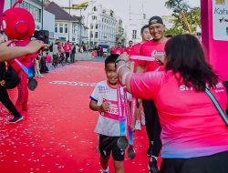 Ribuan Peserta ‘Smartfren Fun Run 2026’ Dilepas, Hadirkan Ruang Sehat dan Dorong UMKM Lokal