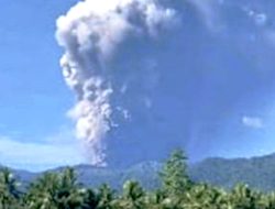 Aktivitas Meningkat, Gunung Dukono Semburkan Abu 10 Kilometer dan Tutup Jalur Pendakian