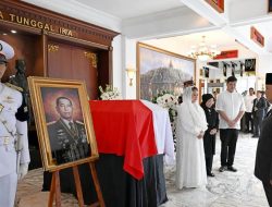 Presiden Prabowo Beri Penghormatan Terakhir kepada Almarhum Jenderal TNI (Purn) Ryamizard Ryacudu