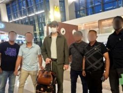 Buronan Kasus Penipuan Batu Bara Rp7 Miliar Ditangkap Kejagung di Bandara