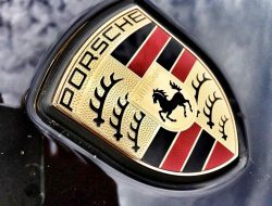 Tekan Biaya Hadapi Pesaing China, Porsche Pangkas Ribuan Pekerja