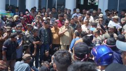 Massa AMBP Desak Pengaspalan Jalan Antar Desa, Bupati Asahan: Akan Jadi Perhatian