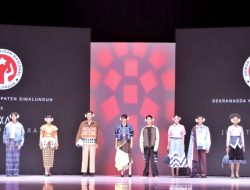 Wastra Khas Simalungun Unjuk Gigi di Indonesia Fashion Week 2026