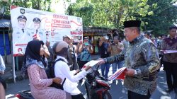 Pemkab Asahan Bagikan Ribuan Bendera Merah Putih, Kobarkan Semangat Nasionalisme