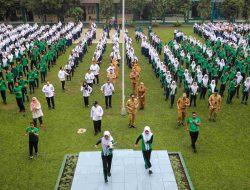 Semangat Anak Indonesia Hebat Menggema di SMPN 1 Medan, Mendikdasmen Abdul Mu’ti dan Rico Waas Senam Bersama Siswa