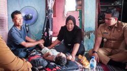 Wabup Sergai Serahkan Kursi Roda untuk Balita di Lubuk Rotan