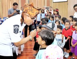 Bupati Simalungun Ingatkan Orang Tua Tak Permalukan Anak di Depan Umum