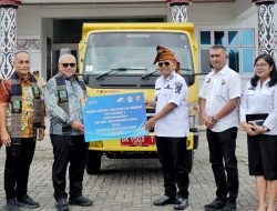 Dukung Kebersihan, PTPN IV Bantu Dump Truk Sampah ke Pemkab Simalungun